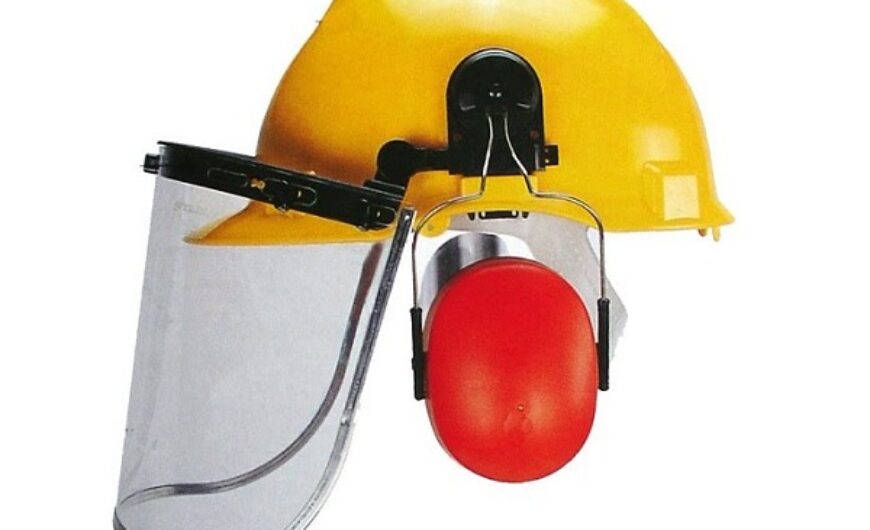Nón bảo hộ lao động đóng vai trò gì trong ngành xây dựng?