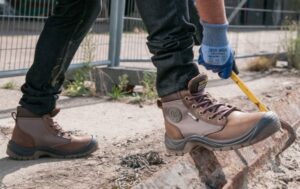 Nhà phân phối giày bảo hộ lao động tại Hà Nội giá tốt nhất